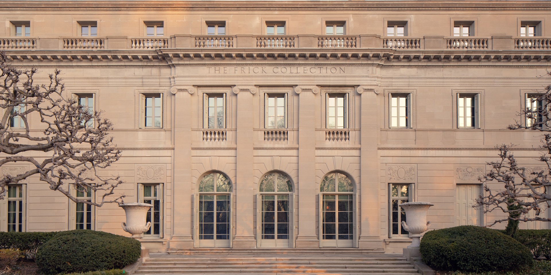 2 Frick Fifth Ave facade